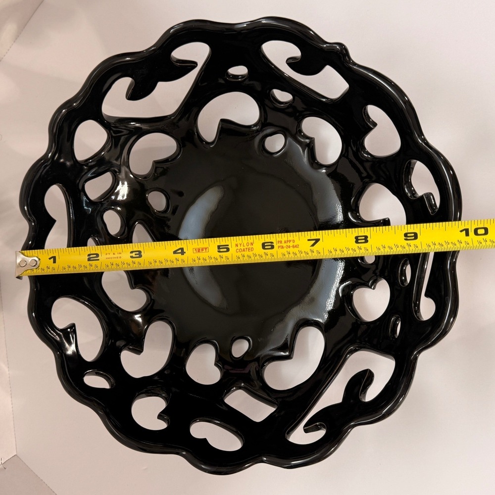 Gordon Ramsey Signature Series Black Porcelain Heart Cutout Bowl 9.5 Inch - Picture 5 of 6